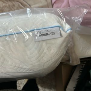 Tempur pedic memory foam pillow